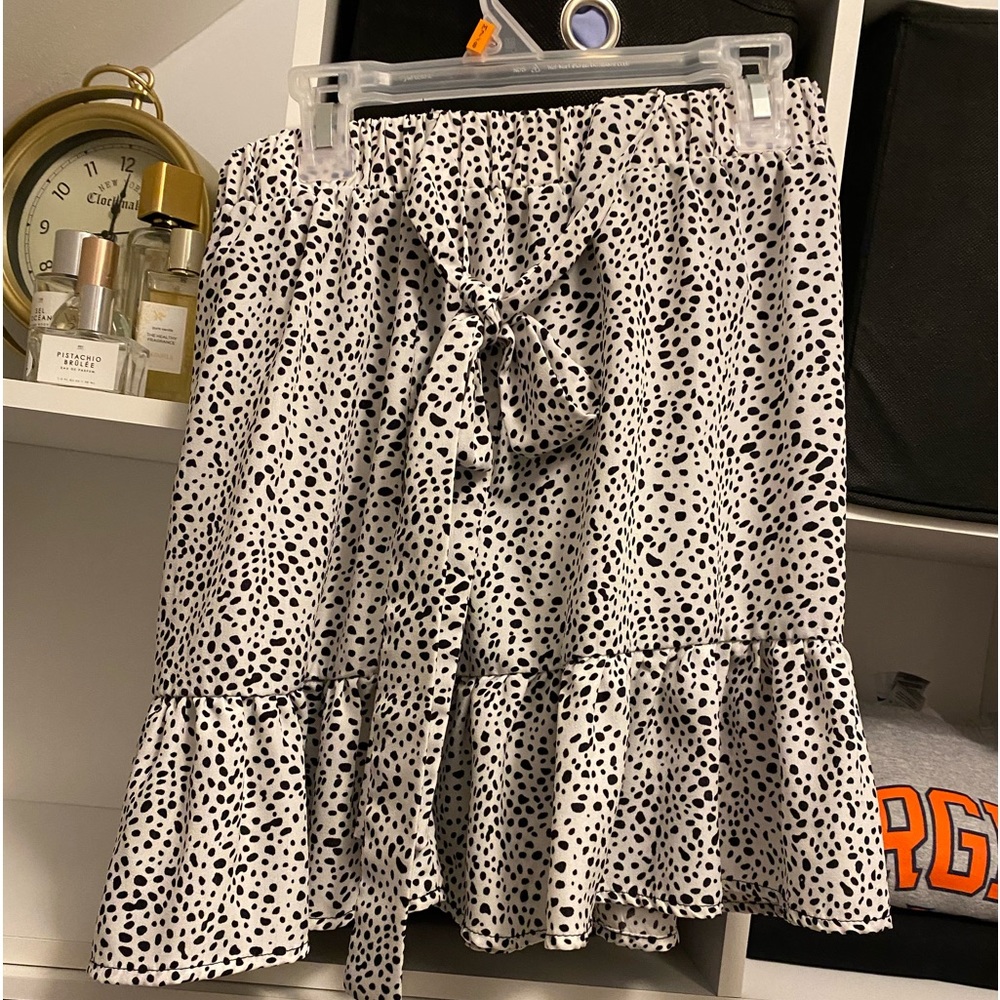 White/black polkadot skirt